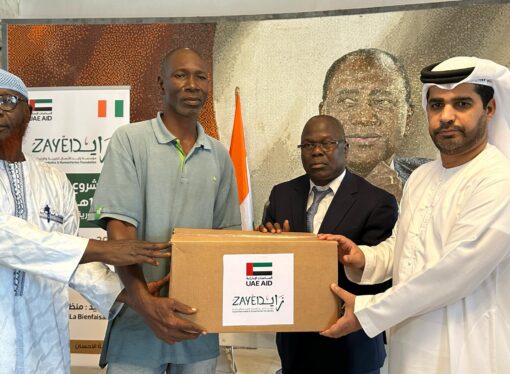Abobo: L’ambassade des Emirates et l’ONG bienfaisance soulagent 800 familles.