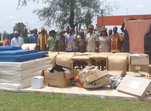Divo: La Mairie équipe le dispensaire et la maternité du quartier dialogue 4