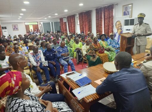 Divo: Enrôlement CMU, le préfet sensibilise les populations