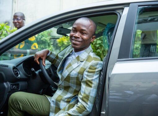 Le super Ebony 2023 reçoit les clés de son véhicule