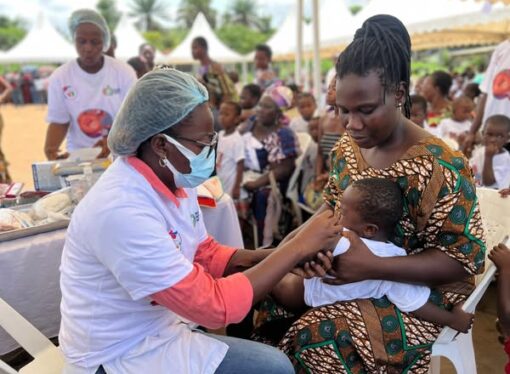 Agboville: Le grand marché abrite la campagne de sensibilisation sur les cancers du sein et du col de l’utérus.
