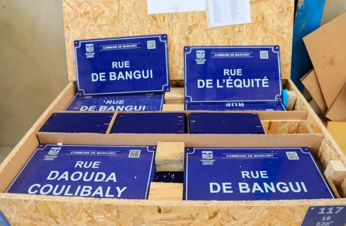 Projet d’Adressage à Abidjan: Les populations d’Abobo s’habituent aux noms de leurs rues.