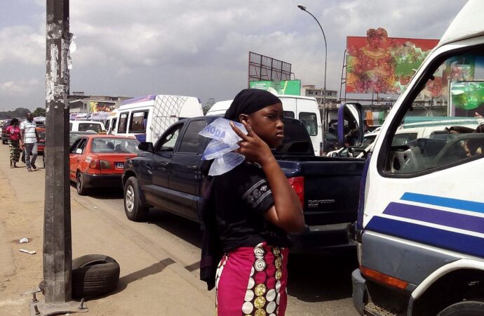 MAGAZINE: Sikensi, les conséquences des travaux domestiques sur la santé physique et mentale des adolescents.